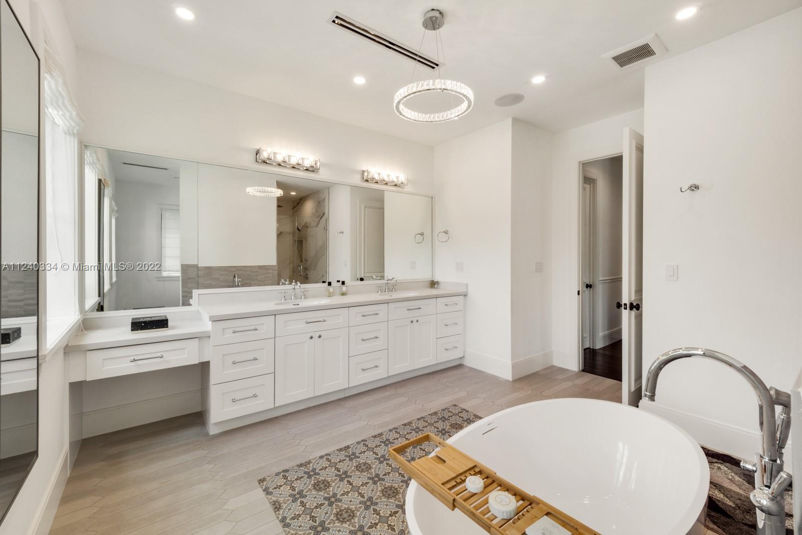 SNAPPER CREEK LAKES SUB - Residential