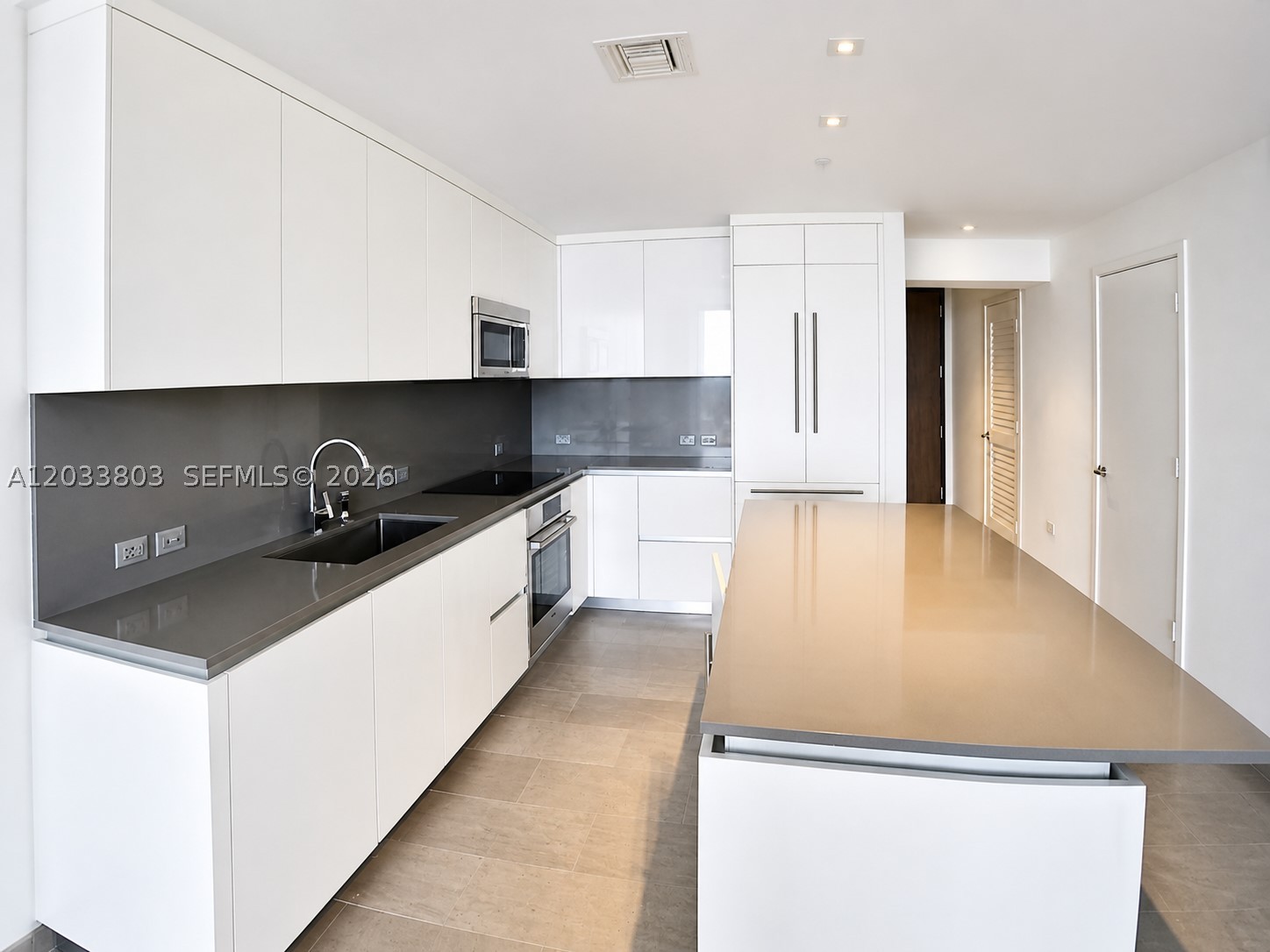 RISE CONDO - Residential
