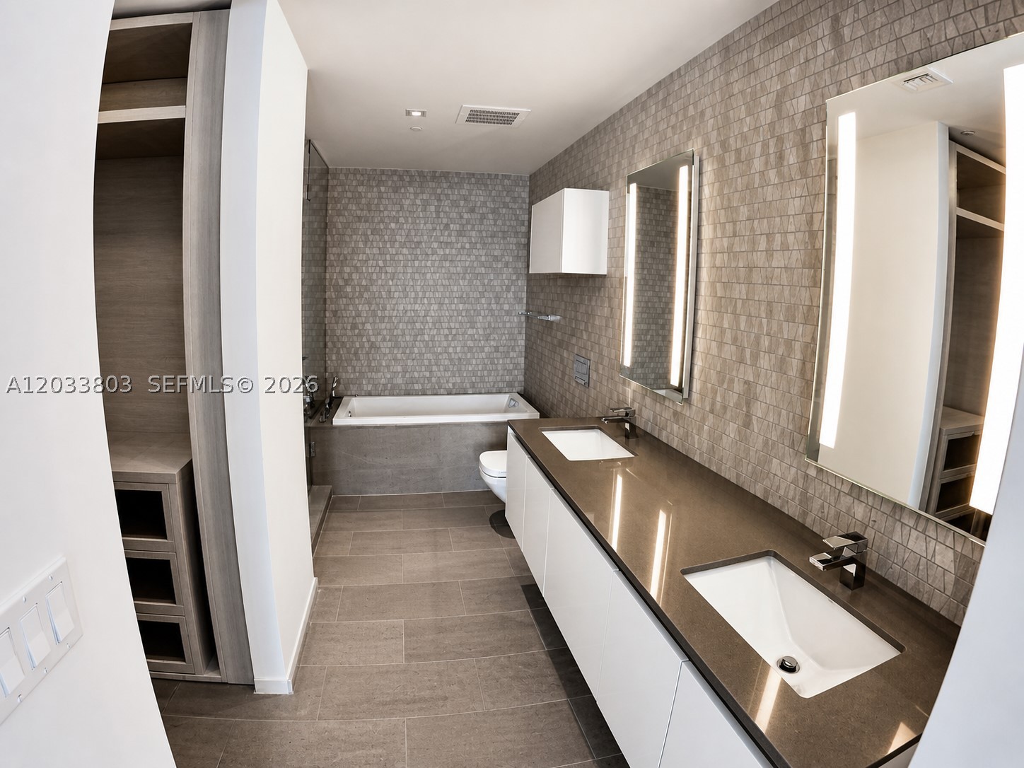 RISE CONDO - Residential