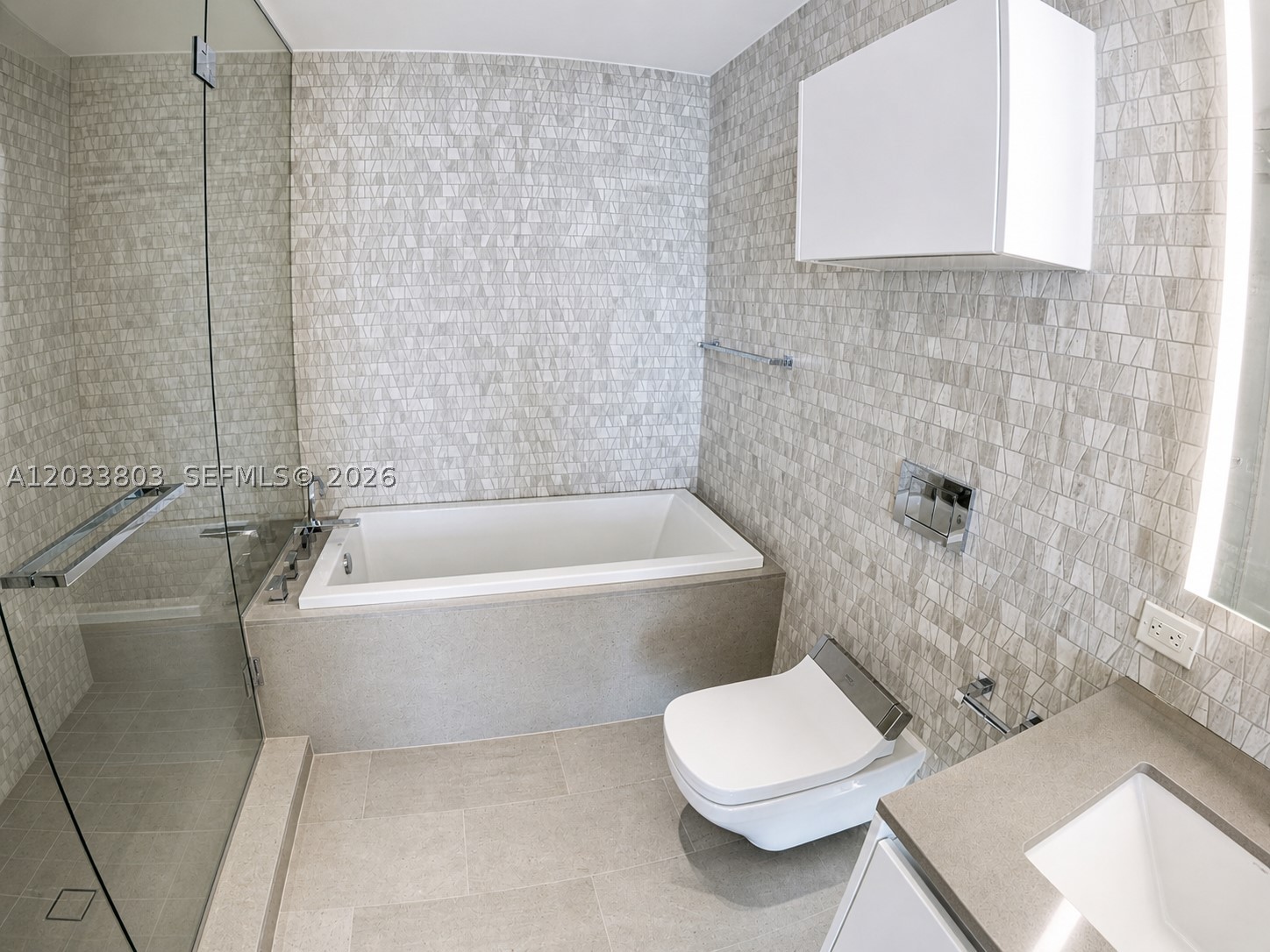 RISE CONDO - Residential