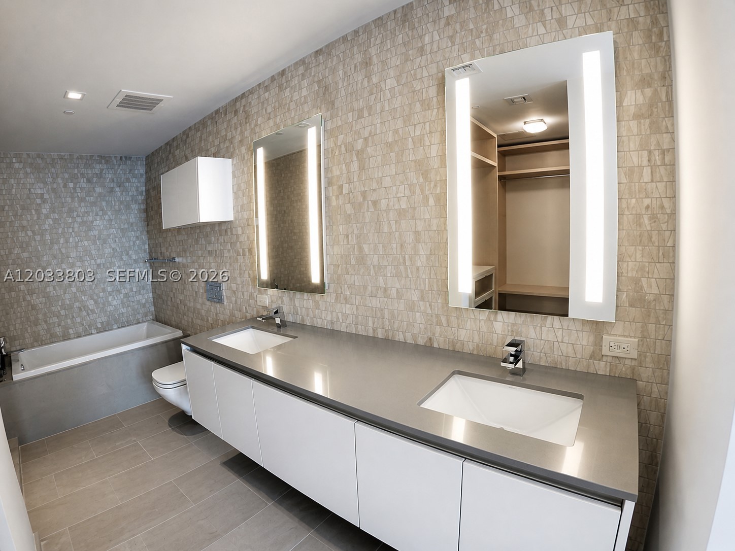 RISE CONDO - Residential