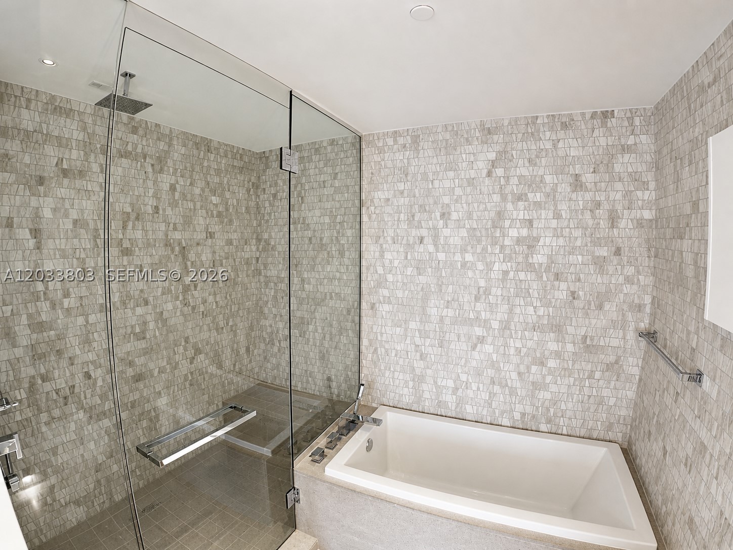 RISE CONDO - Residential