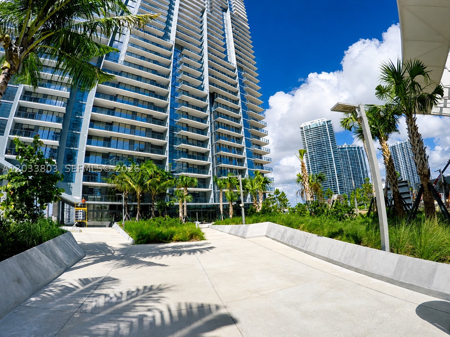 RISE CONDO - Residential