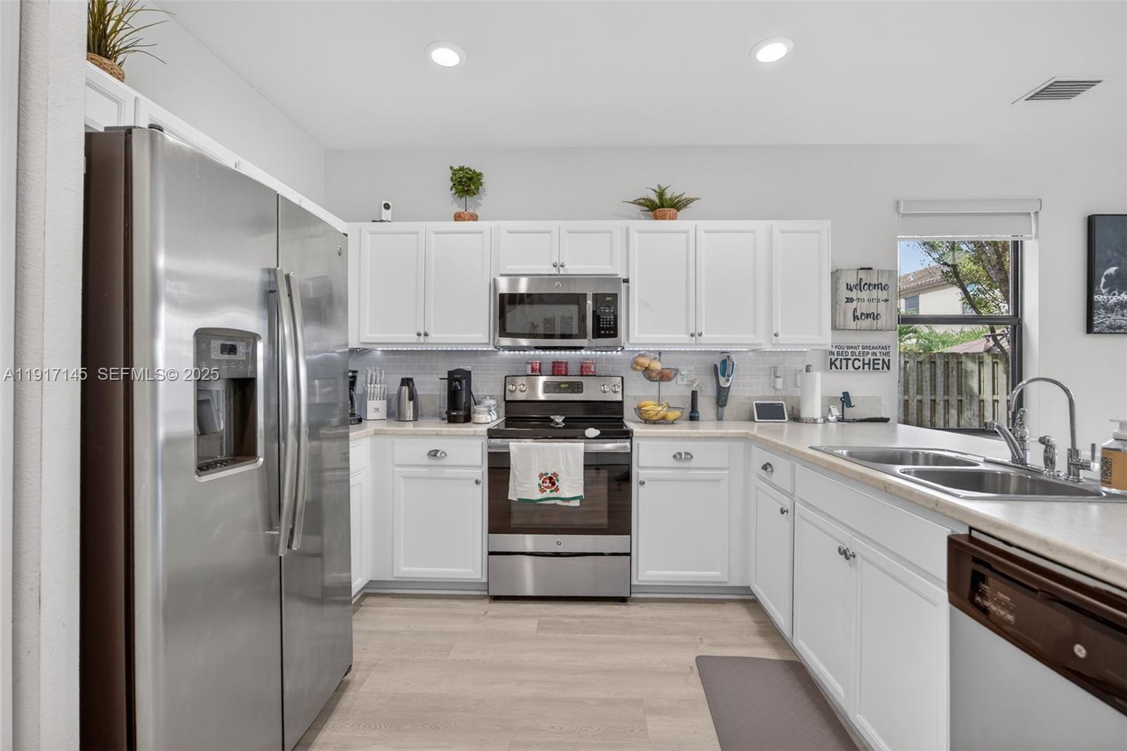 COCO PALM ESTATES - Residential