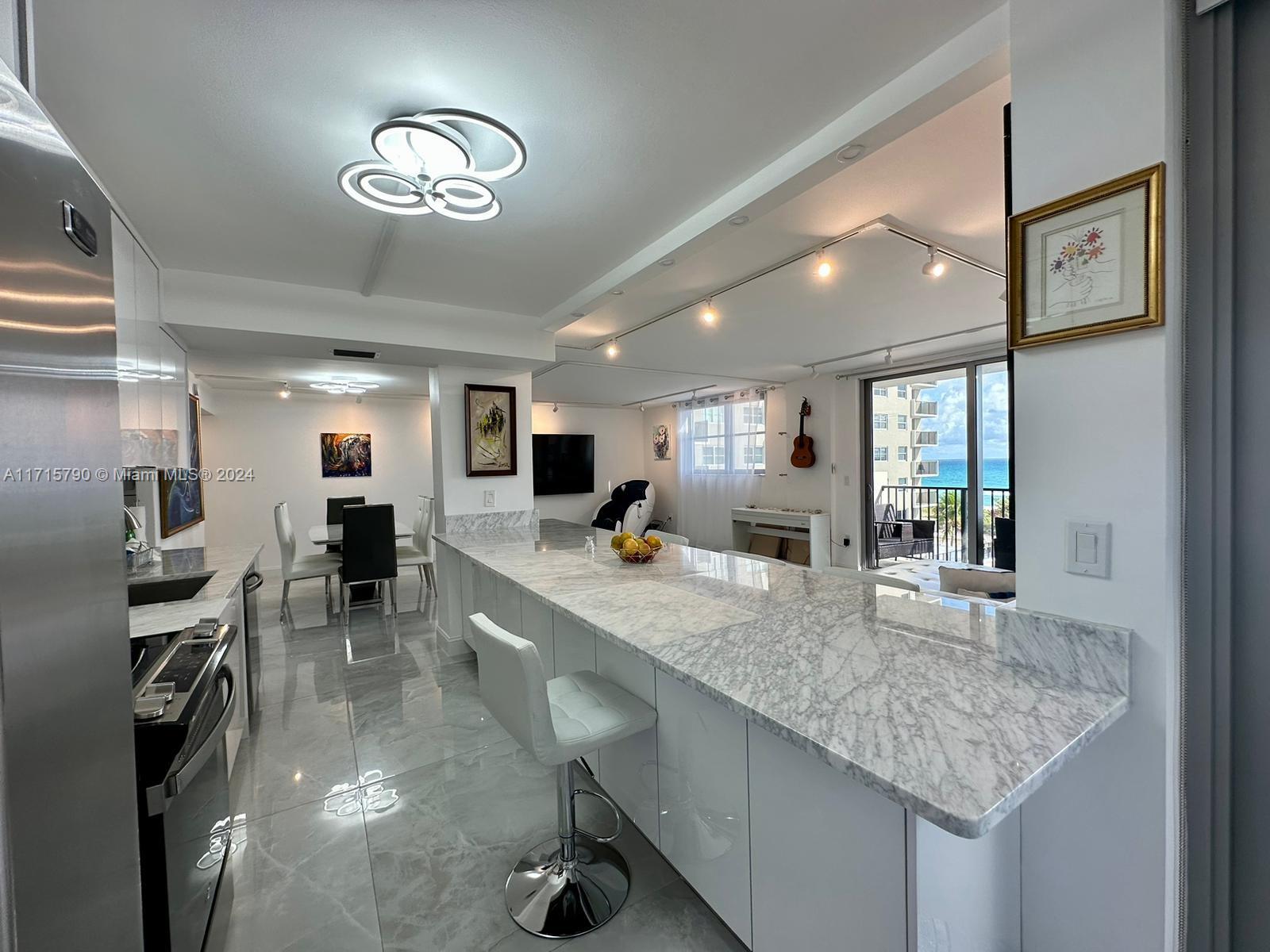 MANATEE CONDO - Residential Lease