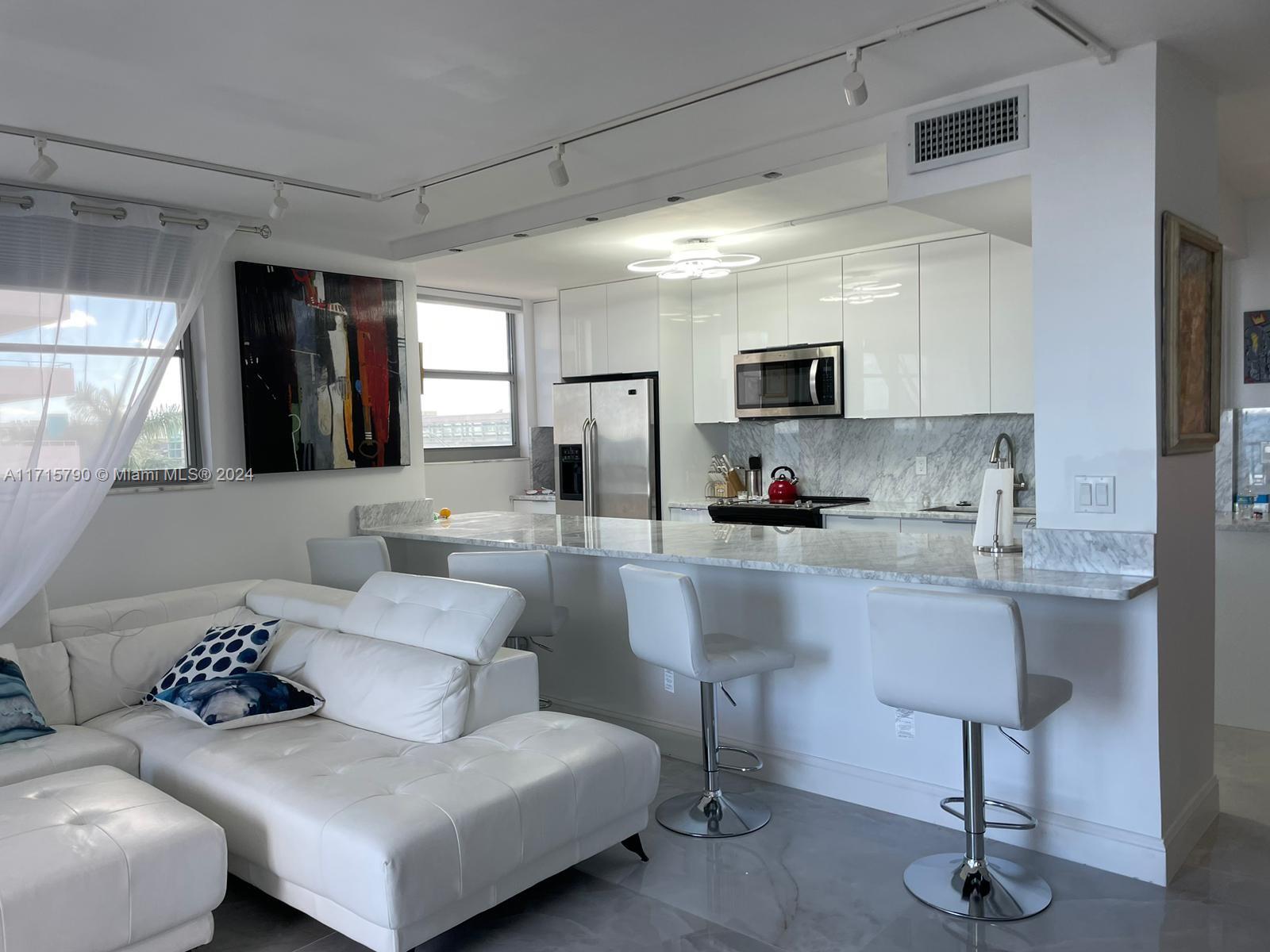 MANATEE CONDO - Residential Lease