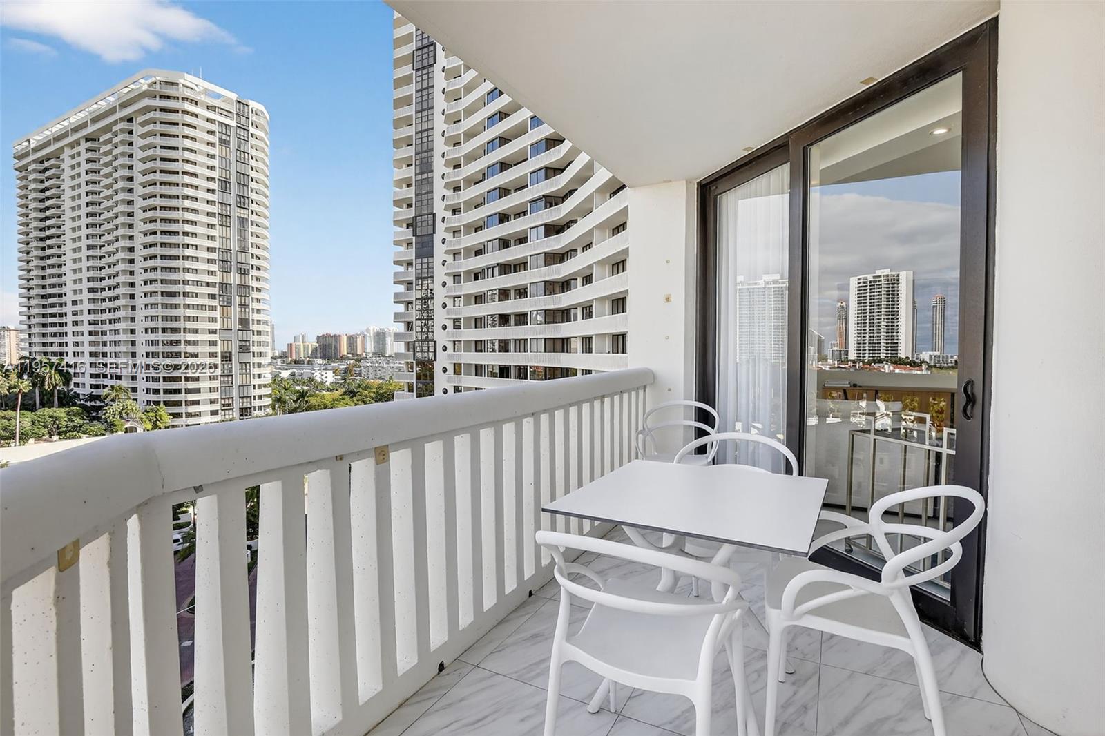 1000 ISL BLVD WILLIAMS IS - Residential