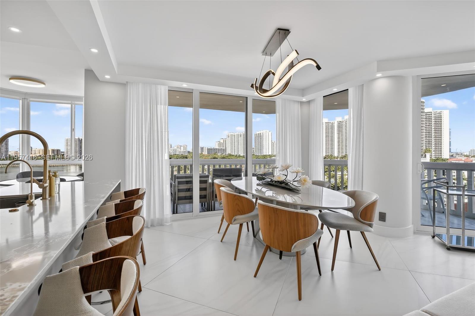 1000 ISL BLVD WILLIAMS IS - Residential