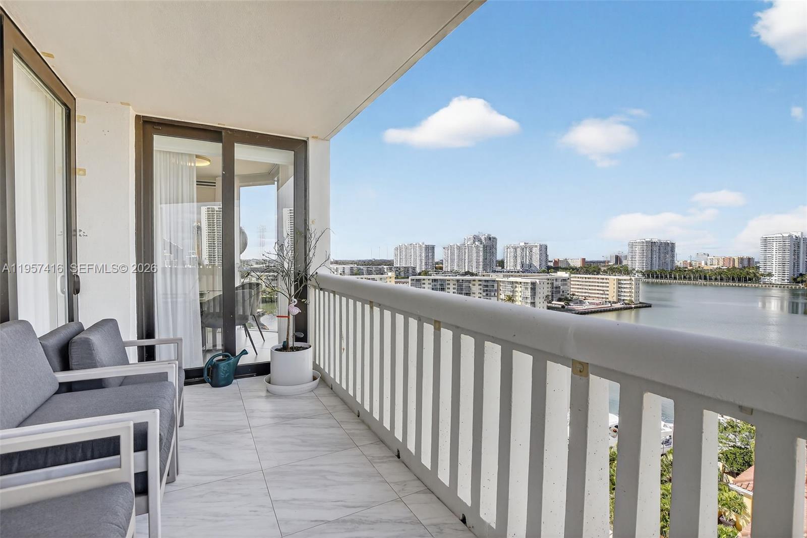 1000 ISL BLVD WILLIAMS IS - Residential