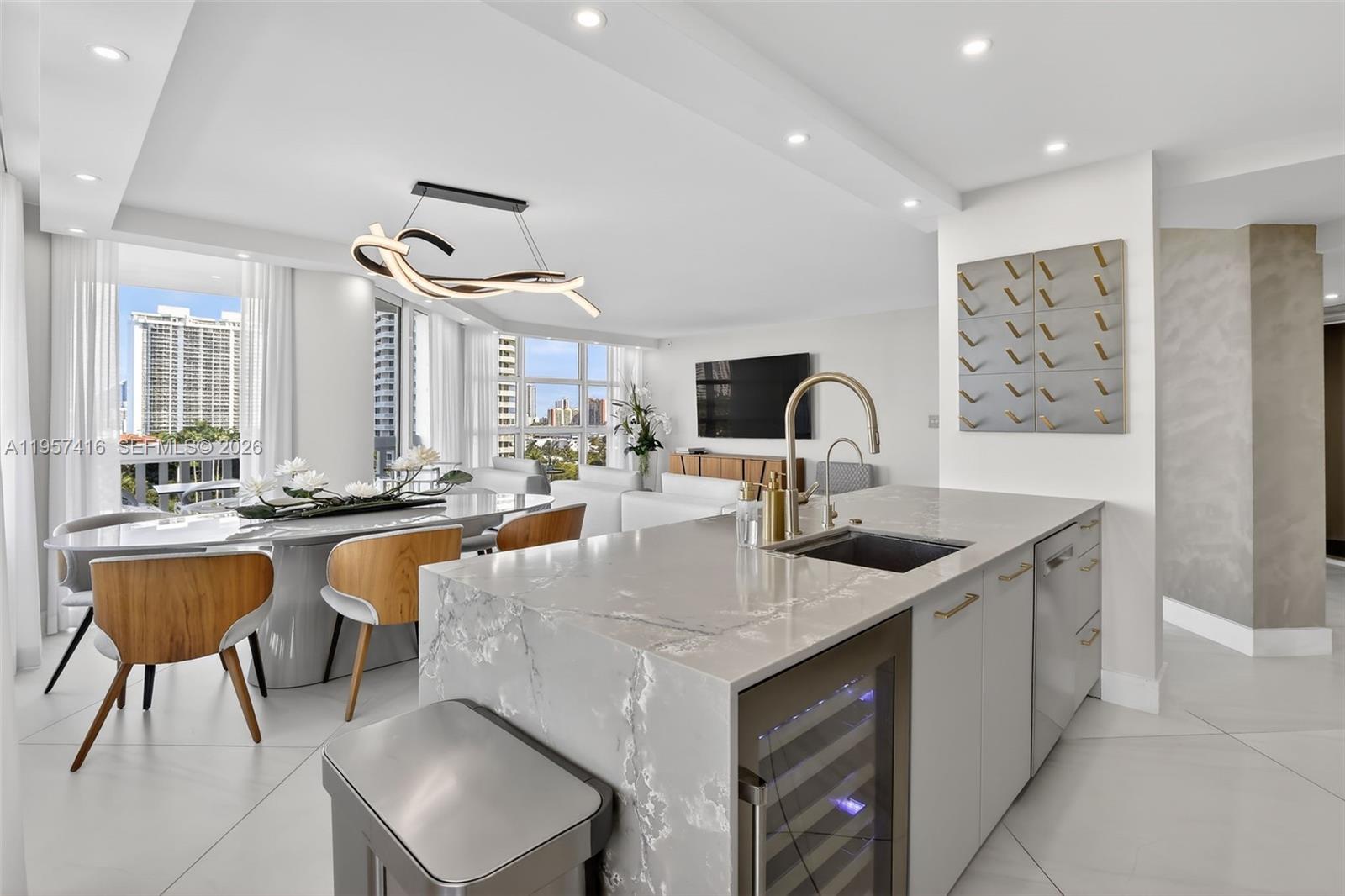 1000 ISL BLVD WILLIAMS IS - Residential