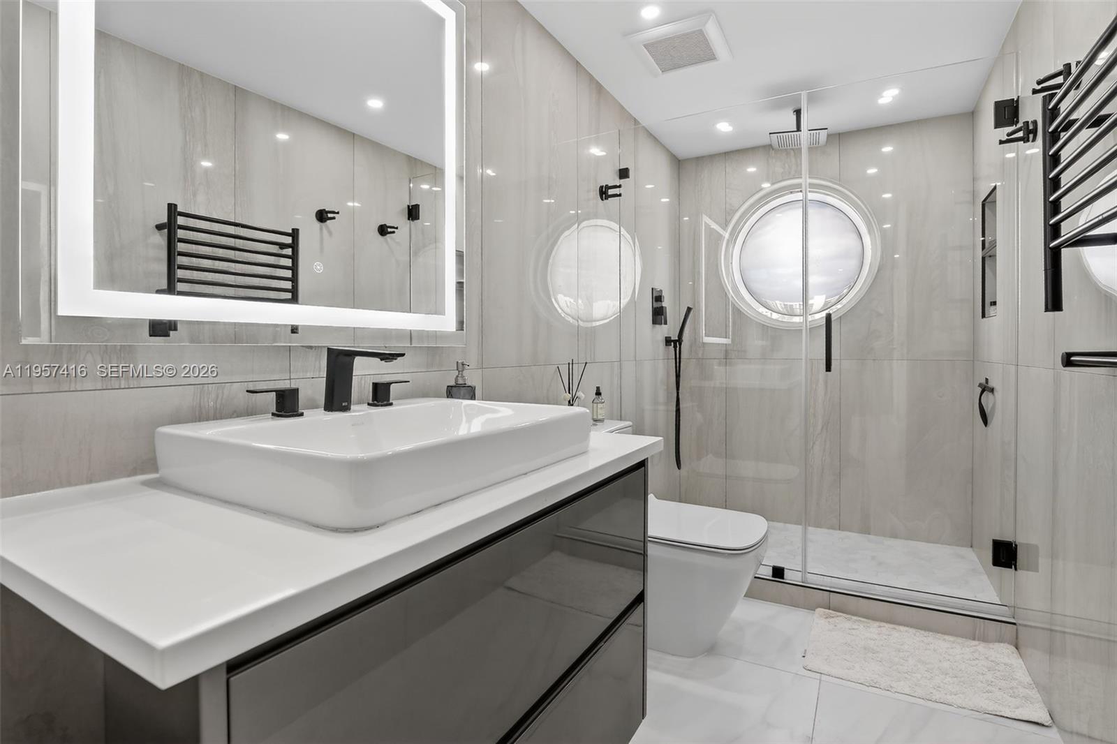 1000 ISL BLVD WILLIAMS IS - Residential