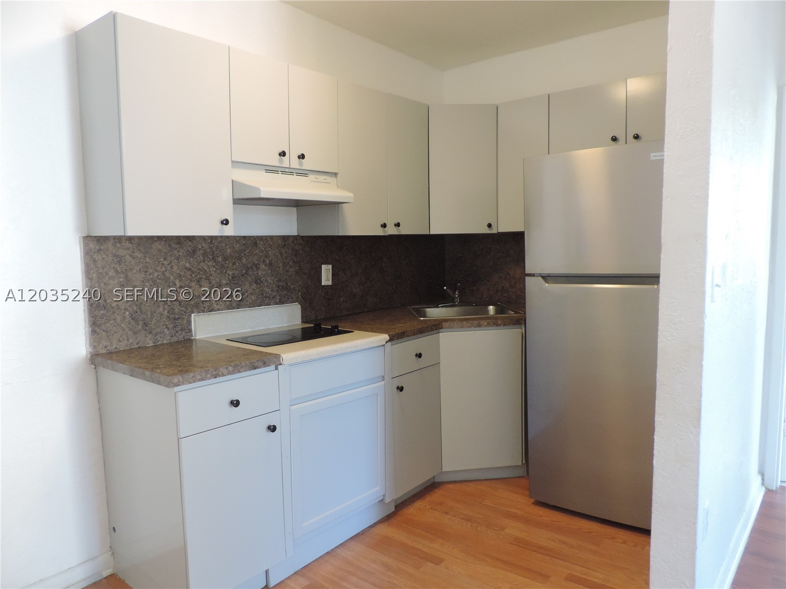 THOMAS GROVE CONDO - Residential