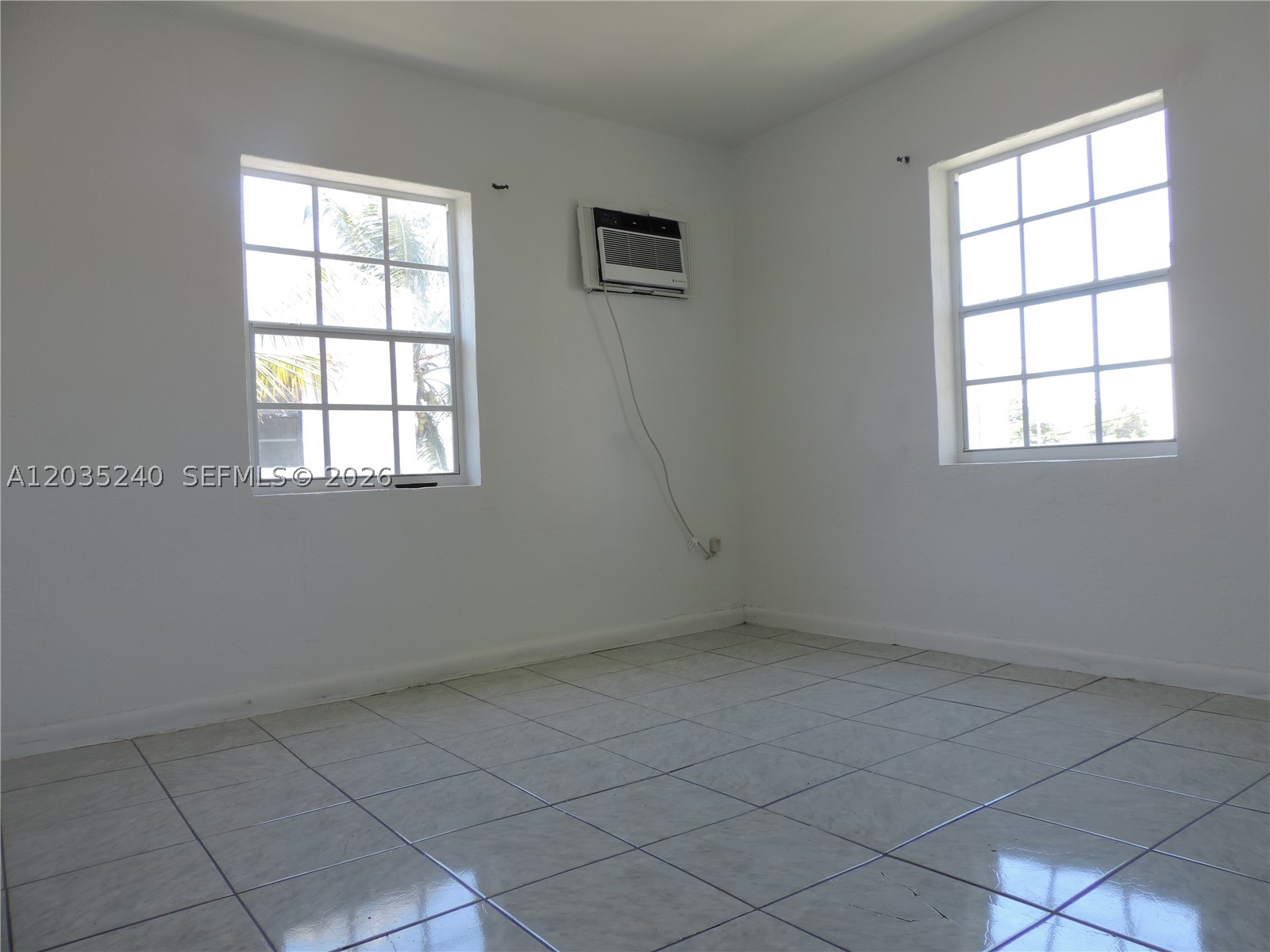 THOMAS GROVE CONDO - Residential