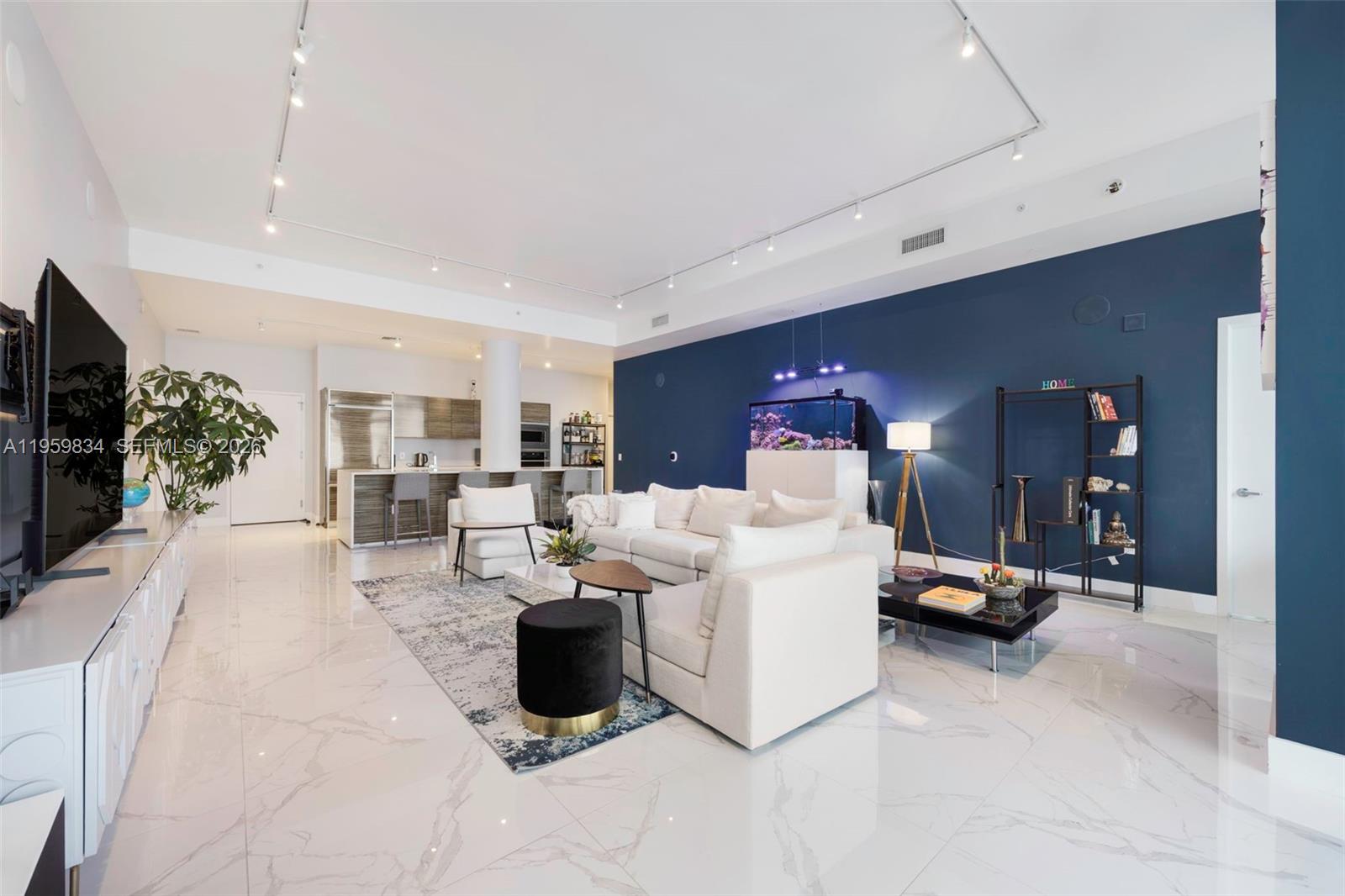 ICON BAY CONDO - Residential