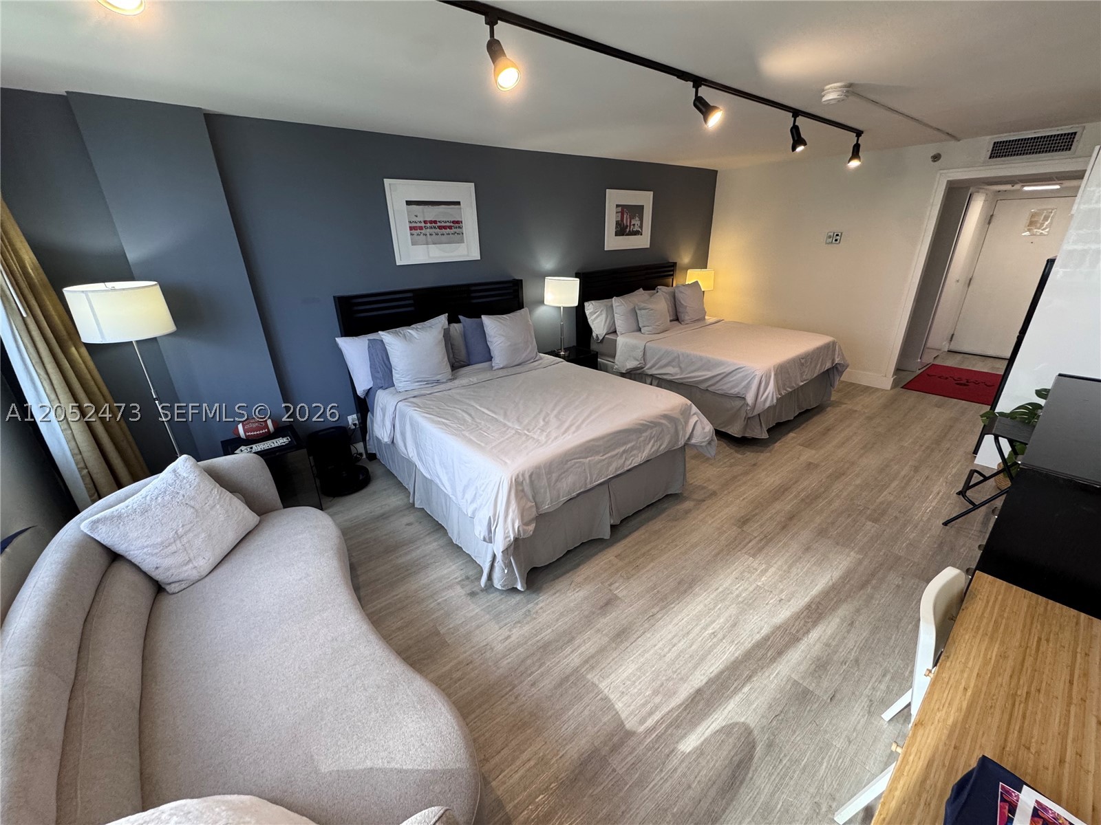 THE AVENTURA BEACH CLUB C - Residential Lease