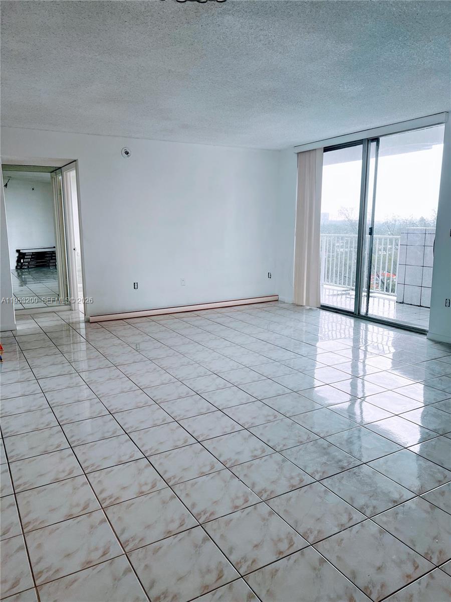 WILSHIRE CONDO - Residential
