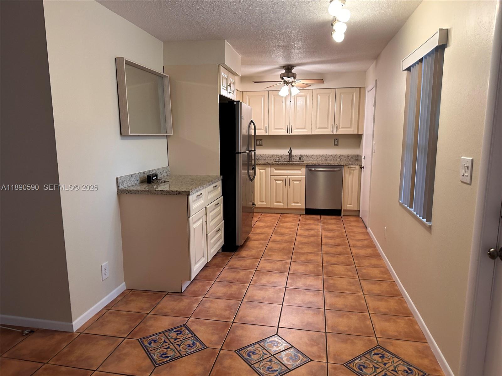 PALMVIEW CONDOMINIUM APAR - Residential