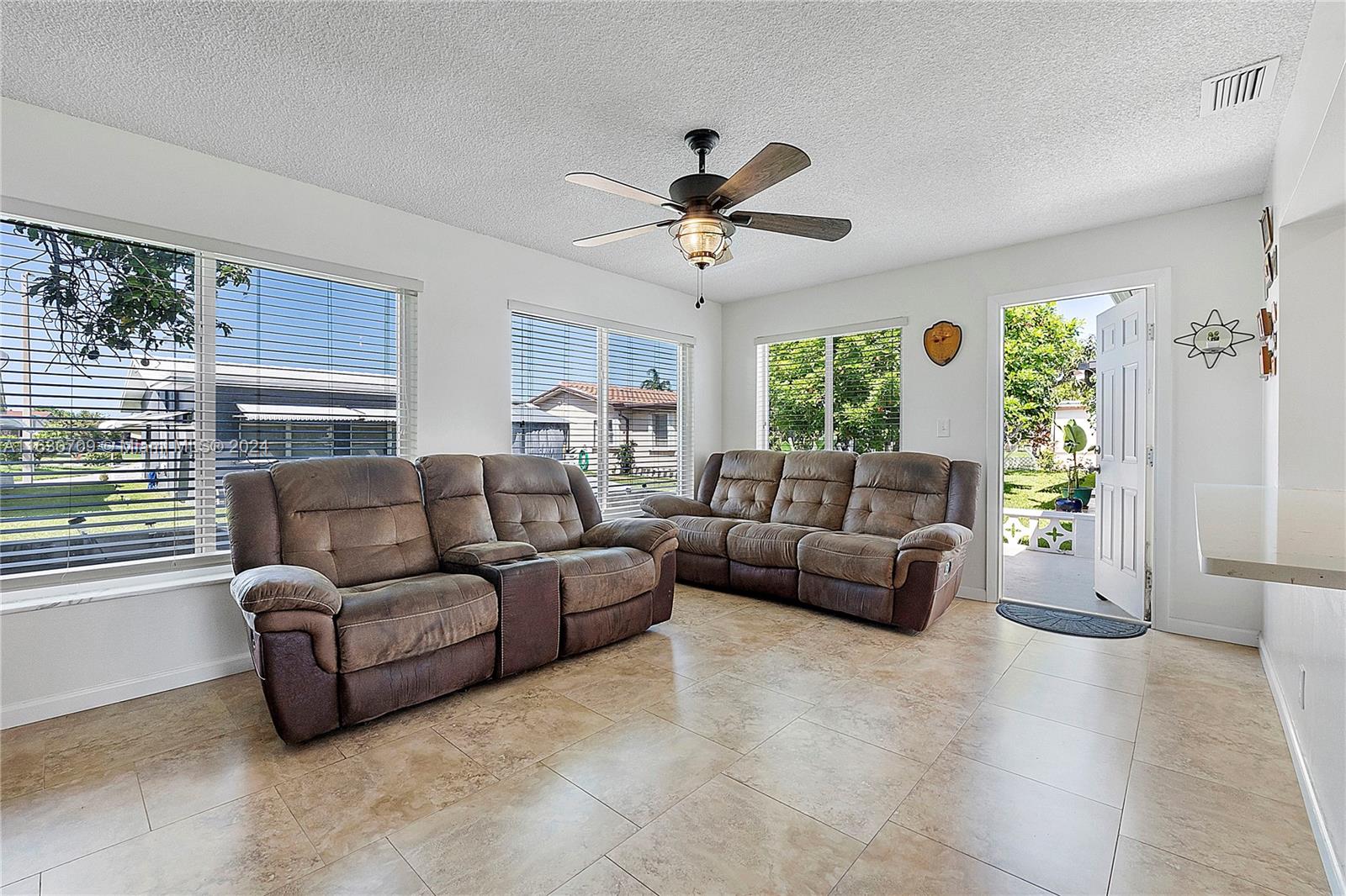 MAINLANDS OF TAMARAC LAKE - Residential