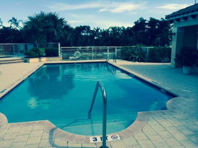 DORAL ESTATES VILLAS - Residential