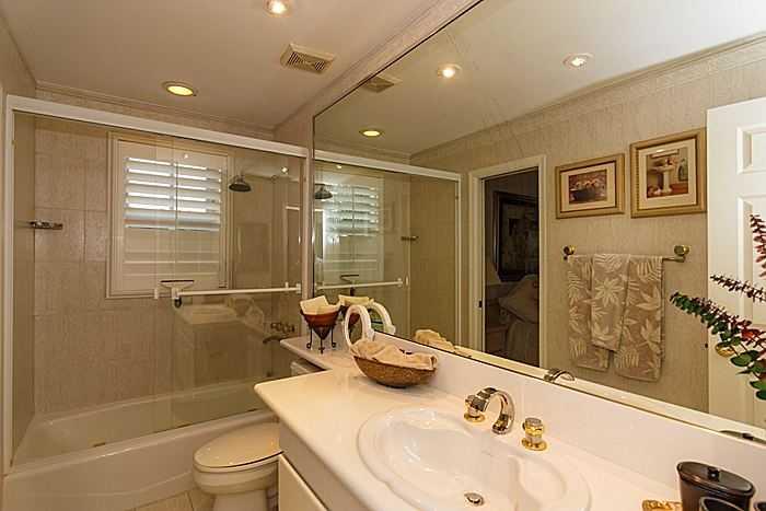DORAL ESTATES VILLAS - Residential