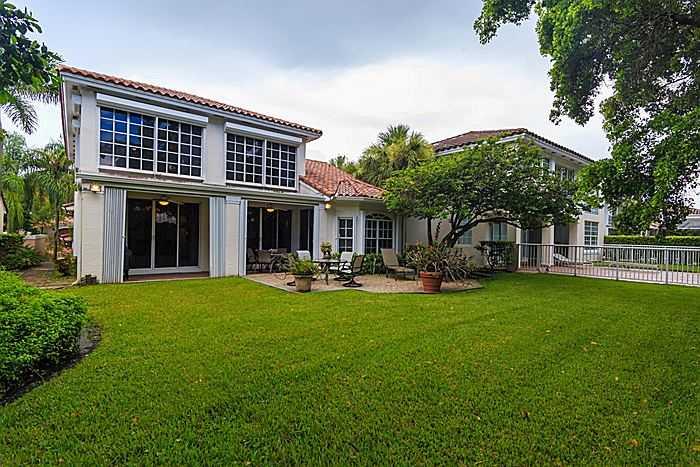 DORAL ESTATES VILLAS - Residential