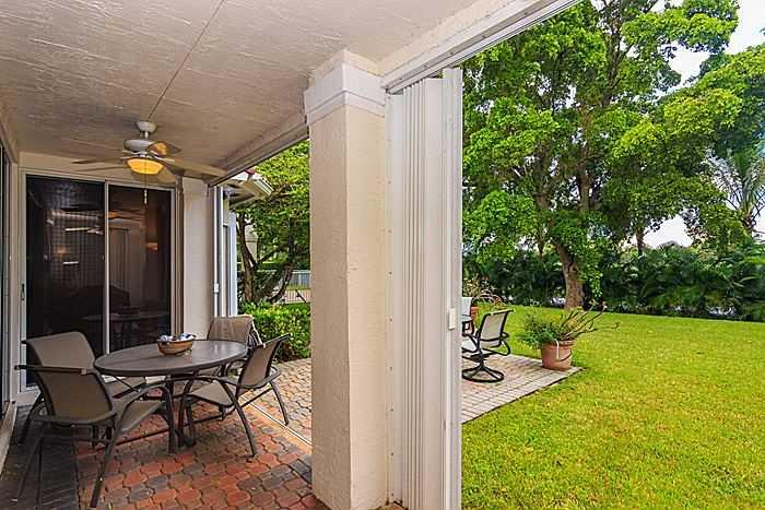 DORAL ESTATES VILLAS - Residential