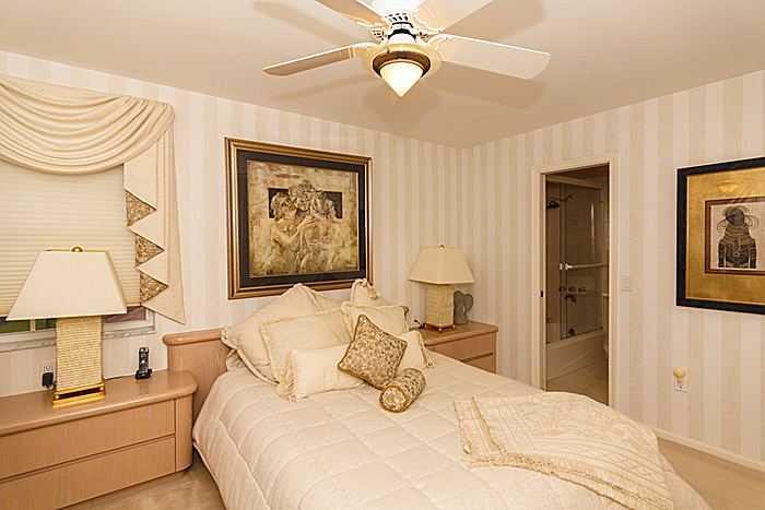 DORAL ESTATES VILLAS - Residential