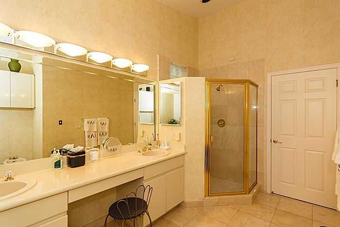DORAL ESTATES VILLAS - Residential