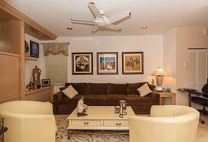 DORAL ESTATES VILLAS - Residential