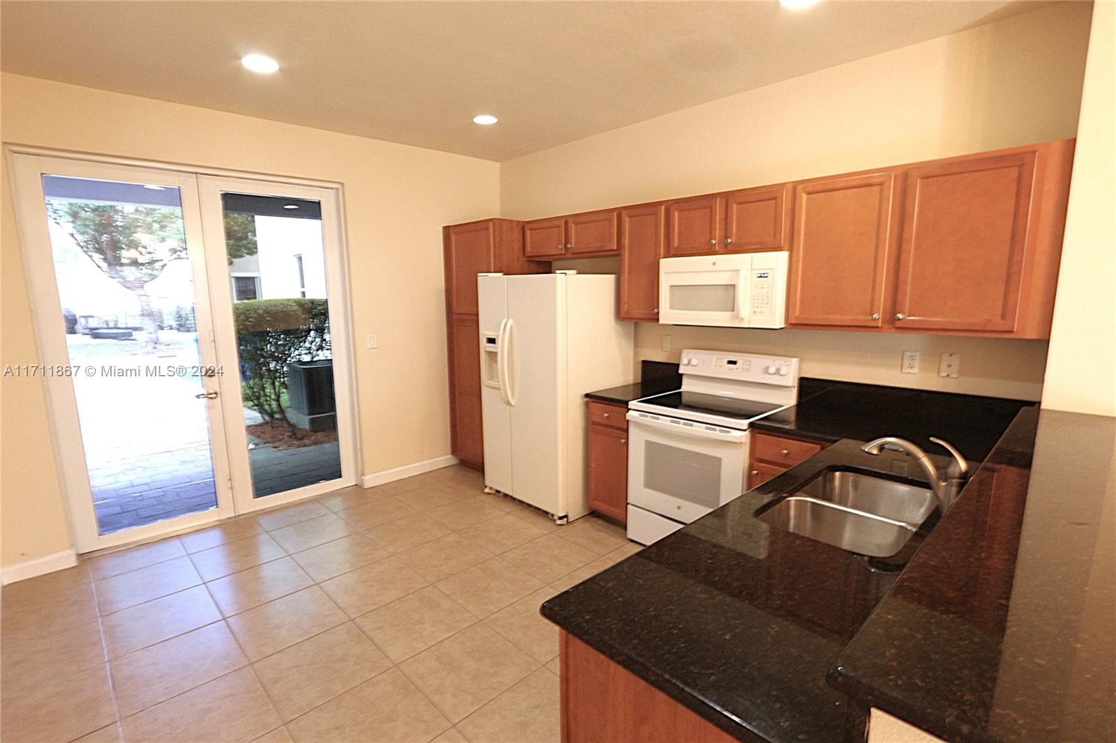 KENDALL SQUARE - Residential Lease
