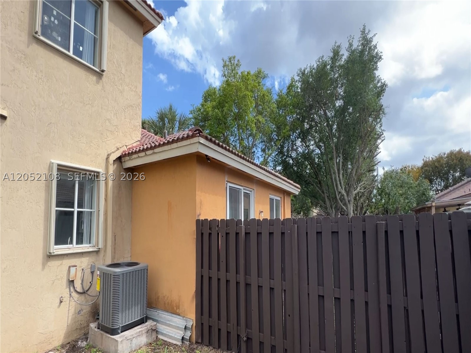 MOWRY VILLAS - Residential Lease