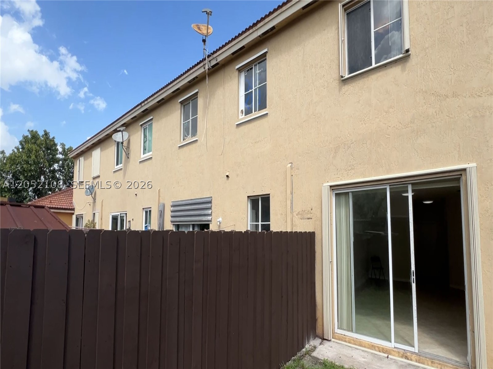 MOWRY VILLAS - Residential Lease