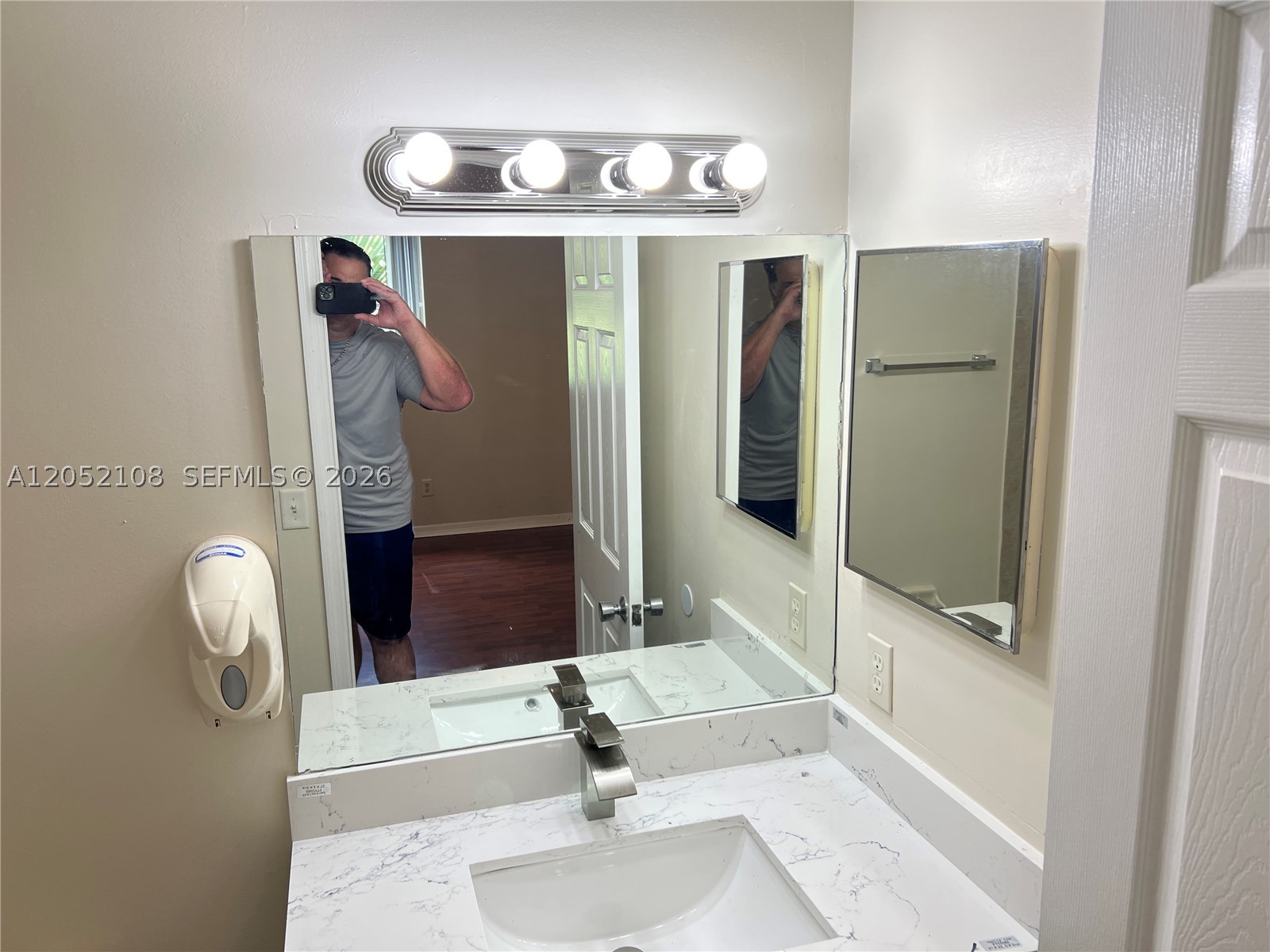 MOWRY VILLAS - Residential Lease