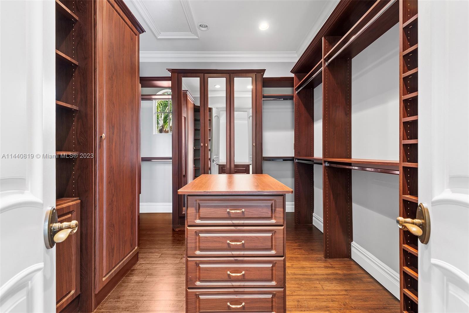 TROPIC ISLE 2ND SEC - Residential