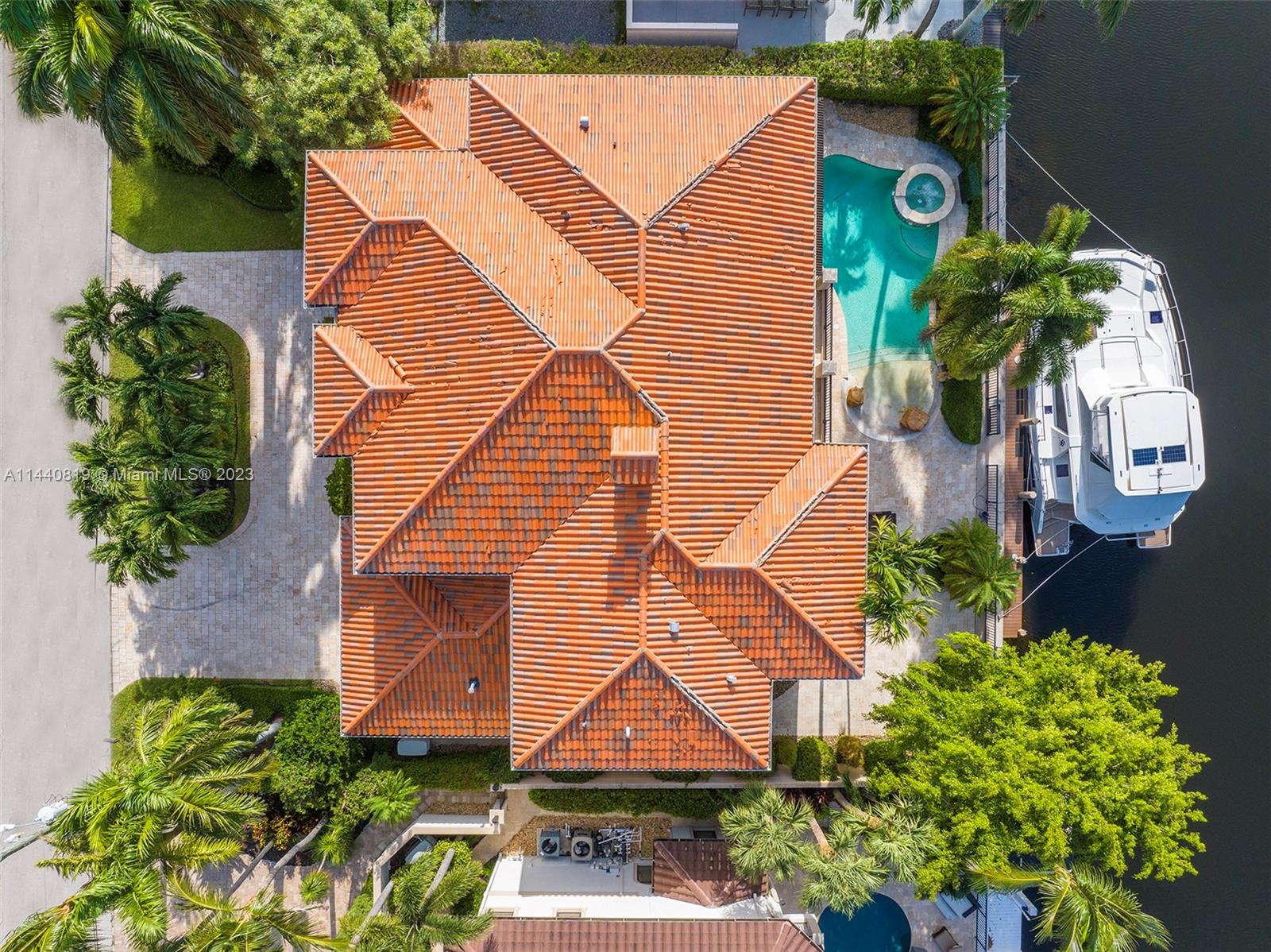 TROPIC ISLE 2ND SEC - Residential