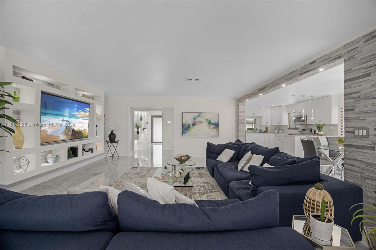 FAIRWAY HOUSE SEC 1 - Residential