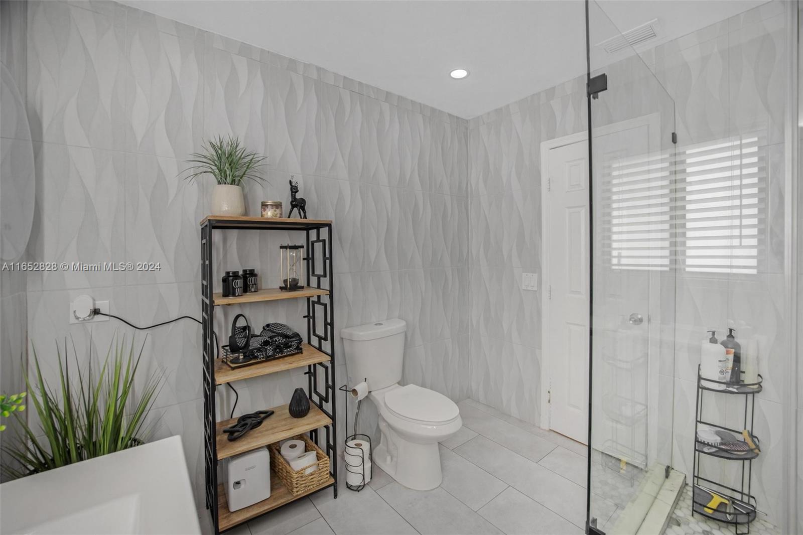 FAIRWAY HOUSE SEC 1 - Residential