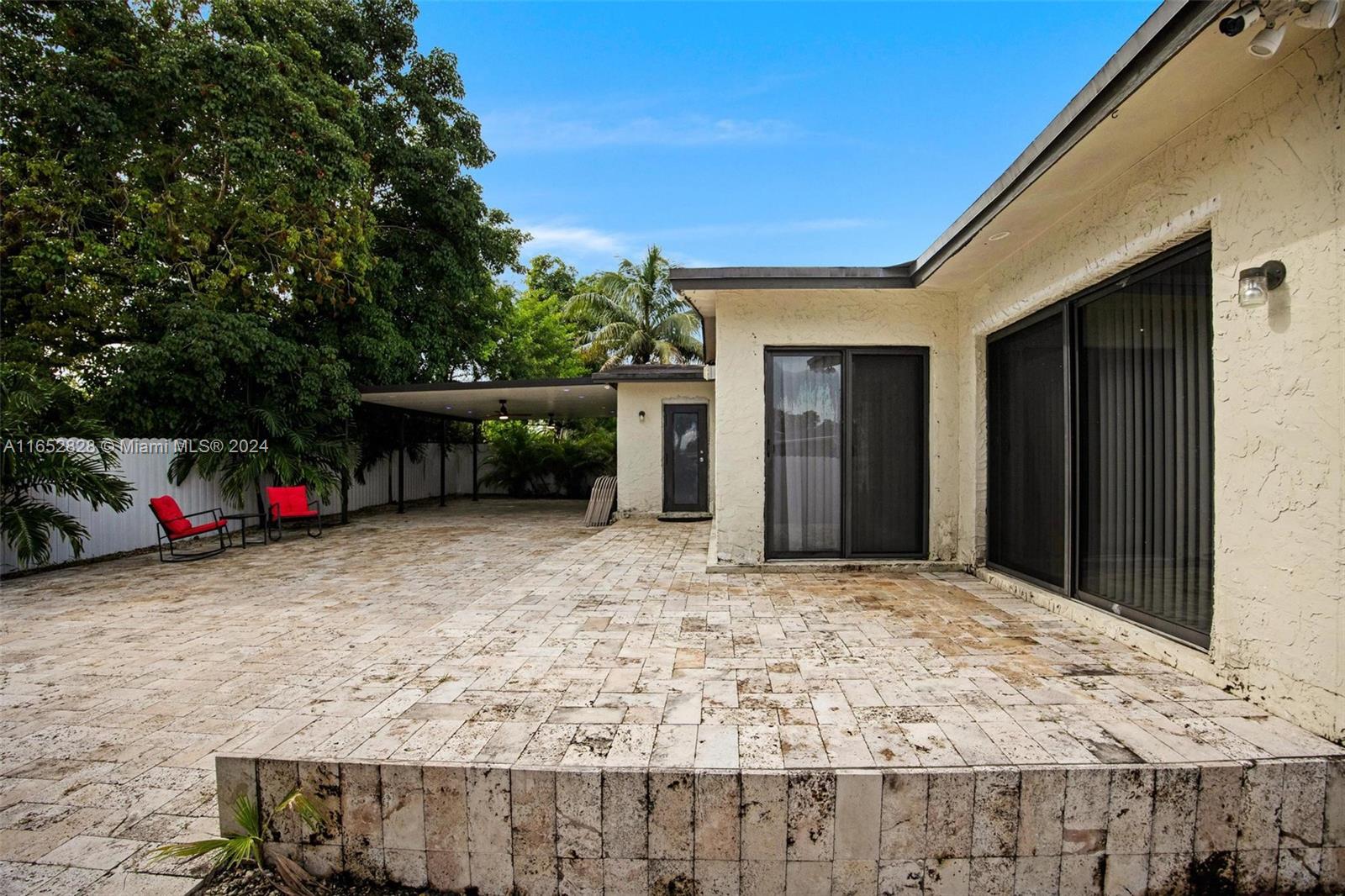 FAIRWAY HOUSE SEC 1 - Residential
