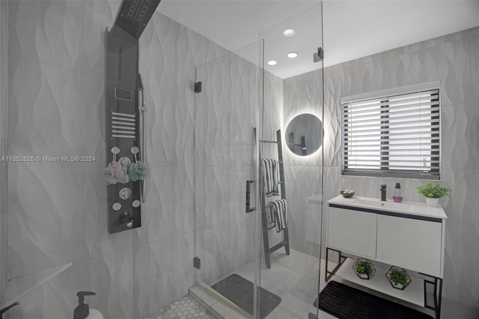 FAIRWAY HOUSE SEC 1 - Residential