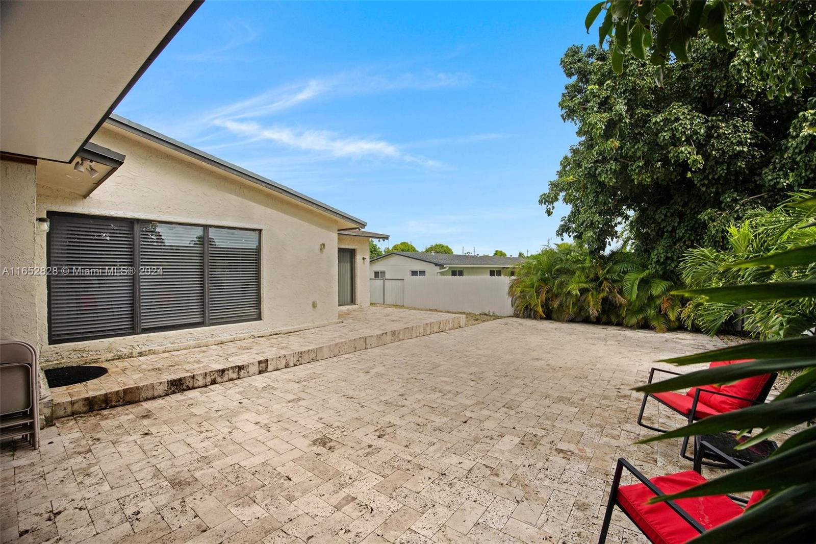 FAIRWAY HOUSE SEC 1 - Residential
