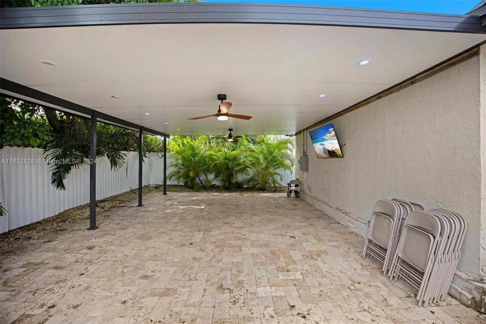 FAIRWAY HOUSE SEC 1 - Residential