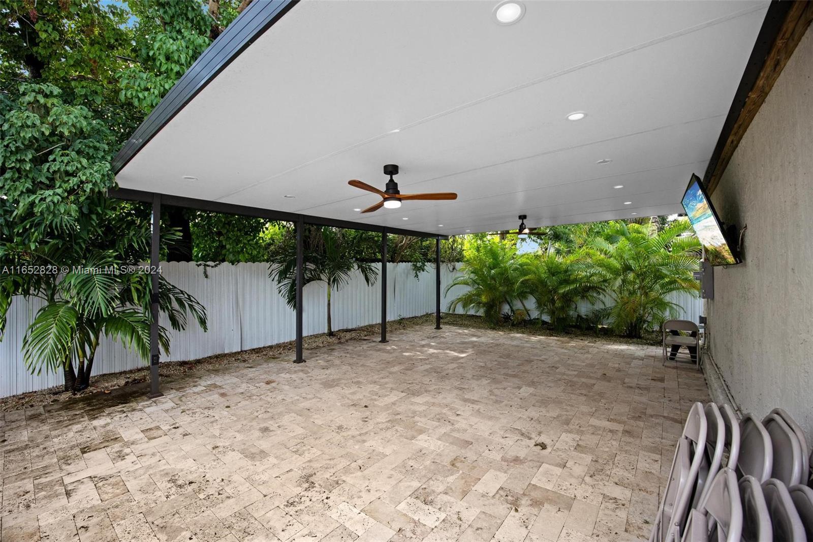 FAIRWAY HOUSE SEC 1 - Residential