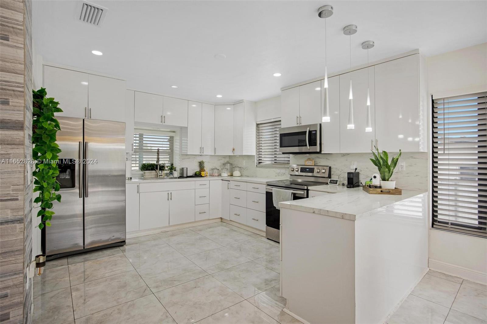 FAIRWAY HOUSE SEC 1 - Residential