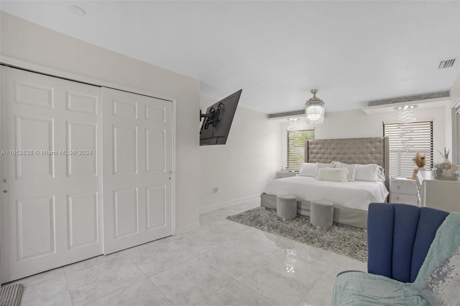 FAIRWAY HOUSE SEC 1 - Residential