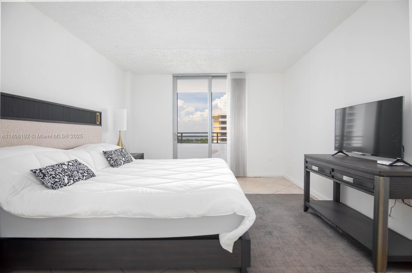 OCEANSIDE PLAZA CONDO - Residential