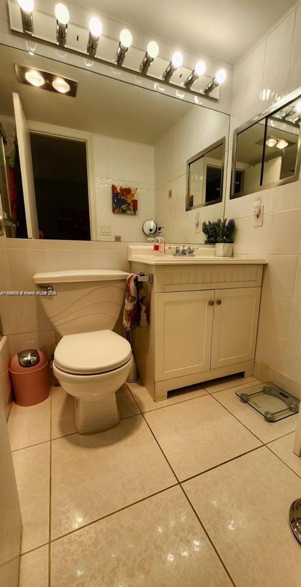 ELLESMERE D CONDO - Residential