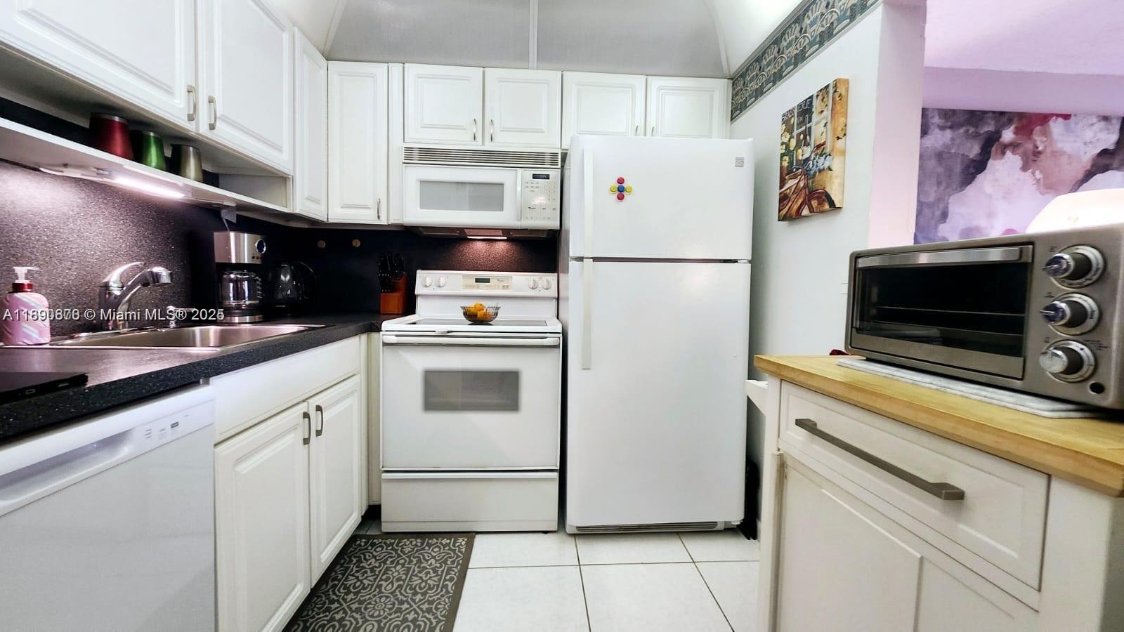 ELLESMERE D CONDO - Residential