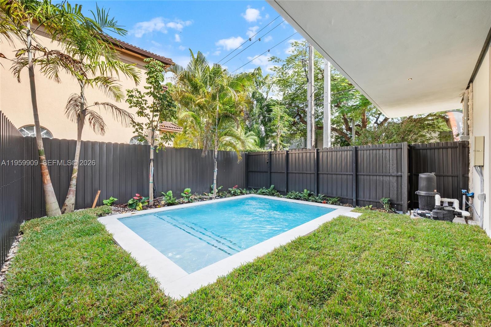 AMND MIAMI SUBURBAN ACRES - Residential