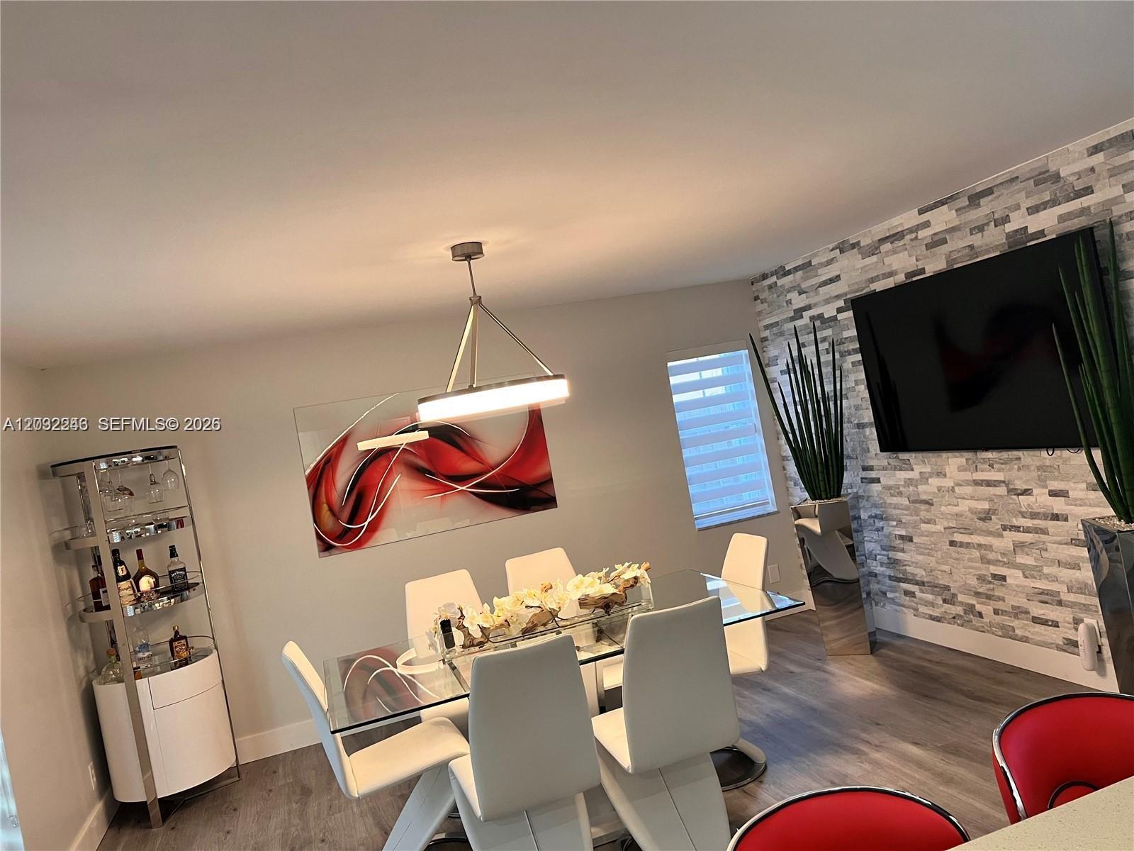 BANYAN ESTATES - Residential Lease