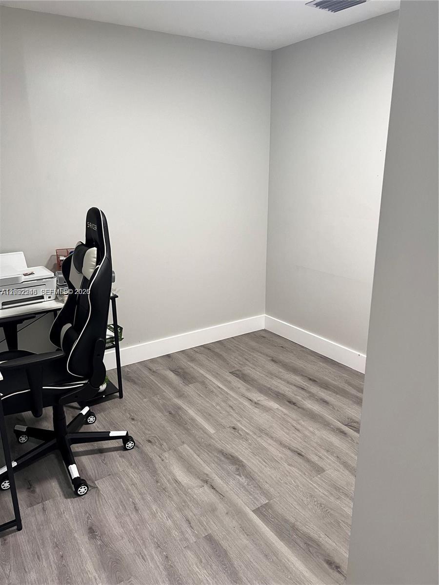 BANYAN ESTATES - Residential Lease